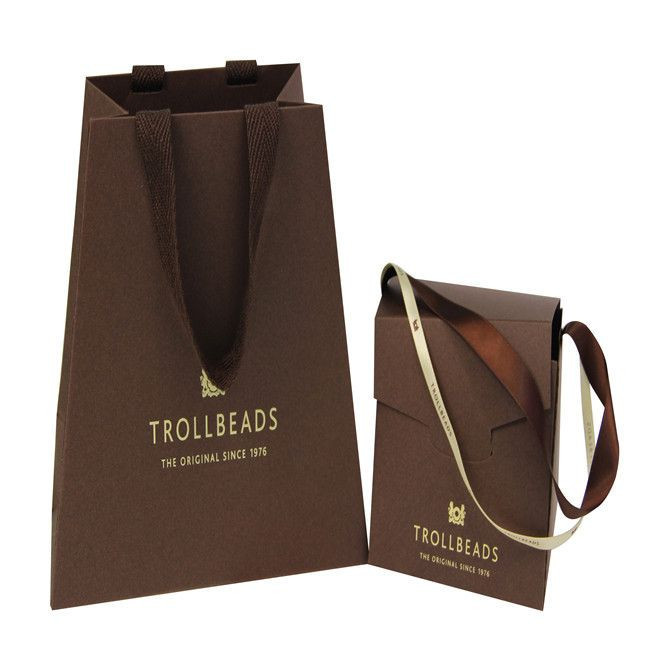 Fancy paper shopping bags with Hot stamping for Clothes store